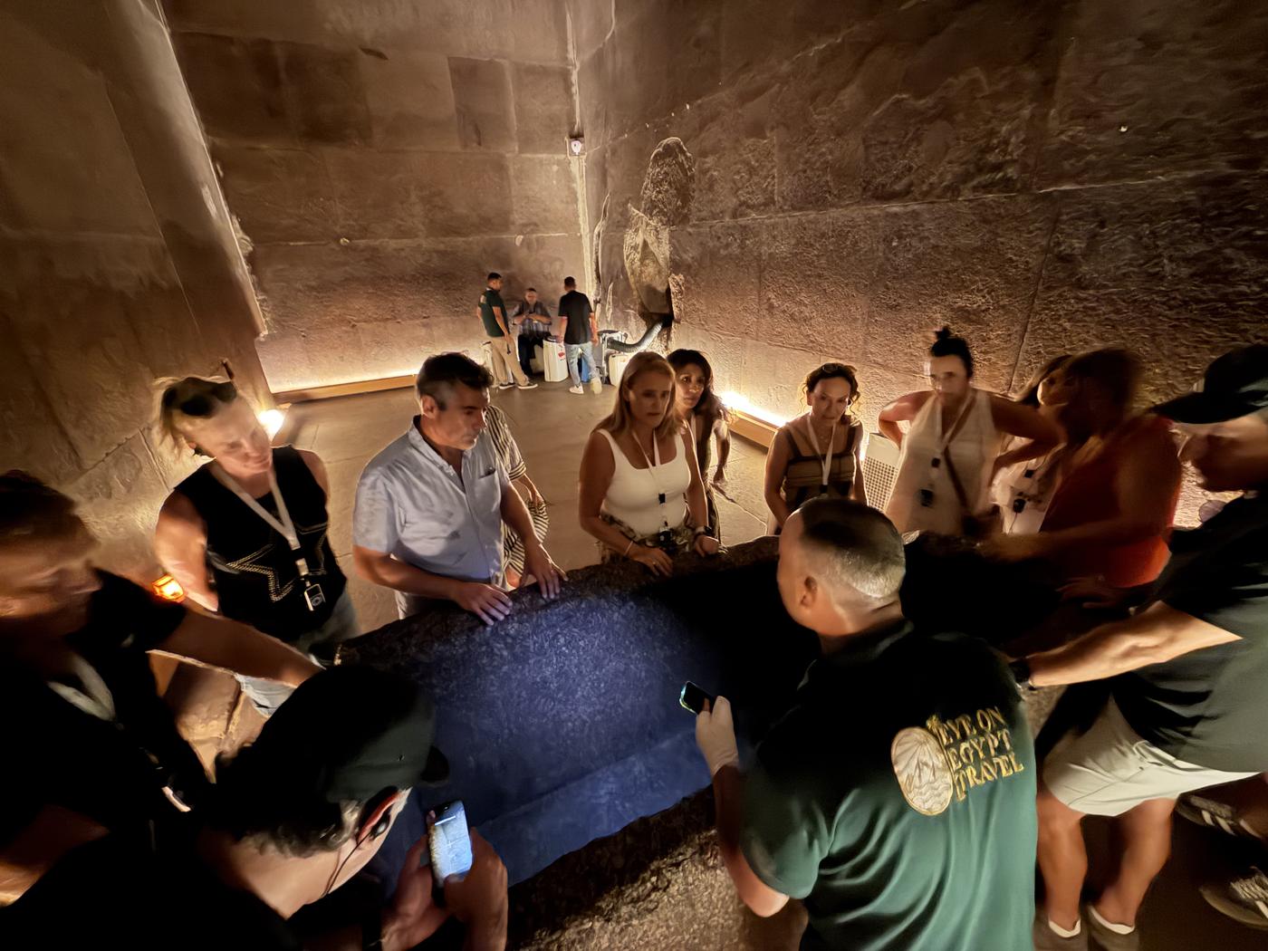 hands on the sarcophagus, King’s Chamber